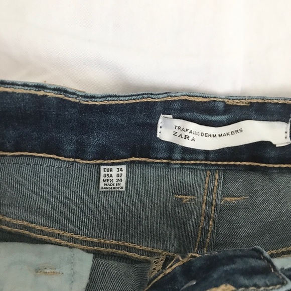Zara cuffed high rise dark blue jean shorts US 2 - Picture 3 of 3